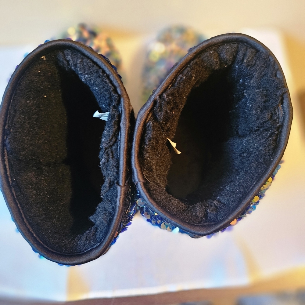 UGG boots - Picture 10 of 11